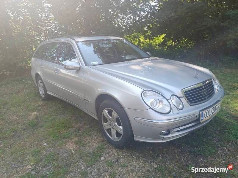 Srebrny Używany 2005 Mercedes E320 Avantgarde Sedan/Limuzyna | 15 500 zł - Obraz 1/4