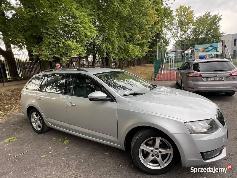 Srebrny Używany 2015 Skoda Octavia Kombi | 36 000 zł (Dobra cena) - Obraz 1/4