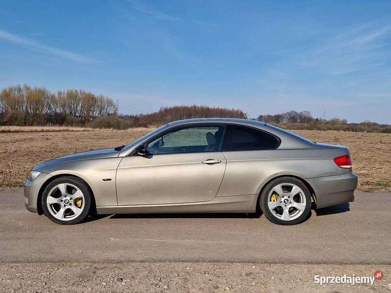 Używany BMW 320 2007 Złoty Coupe
