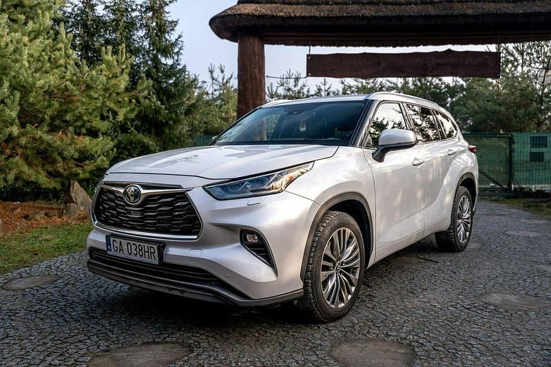 Używany Toyota Highlander 248 KM (182 kW) 2021 Biały SUV