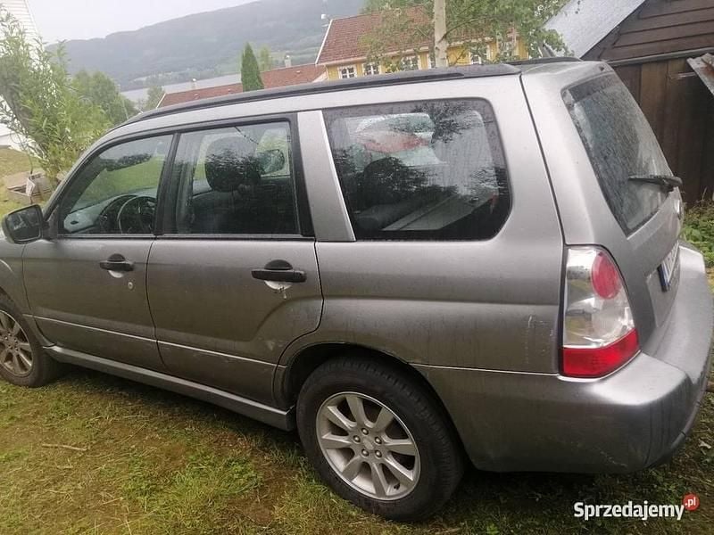 Srebrny Używany 2006 Subaru Forester SUV | 7100 zł - Obraz 1/4