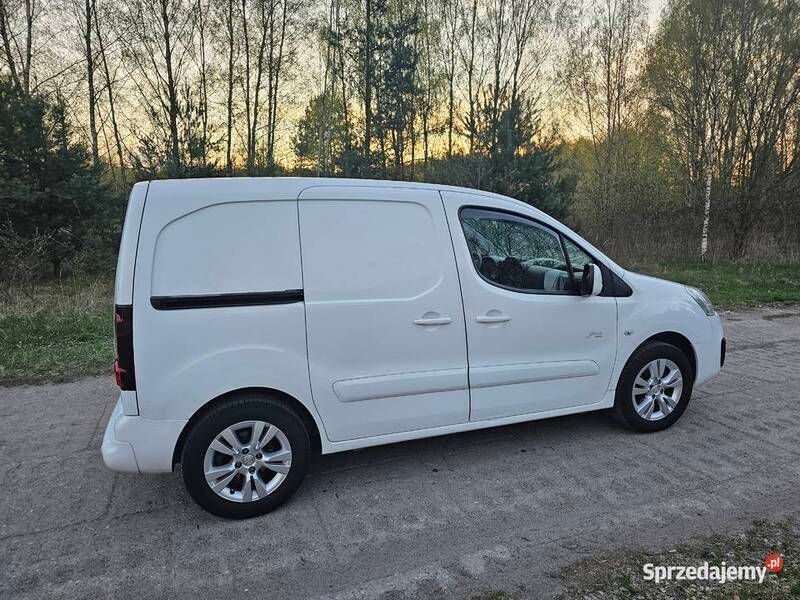 Używany 2017 Peugeot Partner Minivan | 23 800 zł (Uczciwa cena) - Obraz 1/4