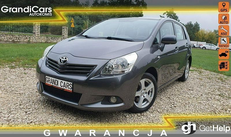 Szary (metalik) Używany 2011 Toyota Verso Minivan | 30 900 zł (Uczciwa cena) - Obraz 1/4