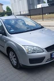 Używany Ford Focus 95 KM (69 kW) 2005 Srebrny