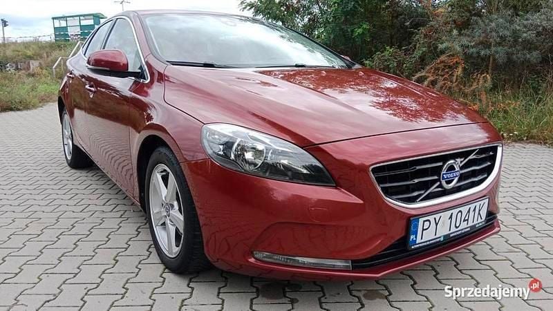Bordowy Używany 2015 Volvo V40 Kombi | 35 900 zł (Dobra cena) - Obraz 1/4