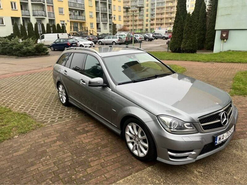Szary (metalik) Używany 2011 Mercedes C250 Kombi | 49 900 zł - Obraz 1/4