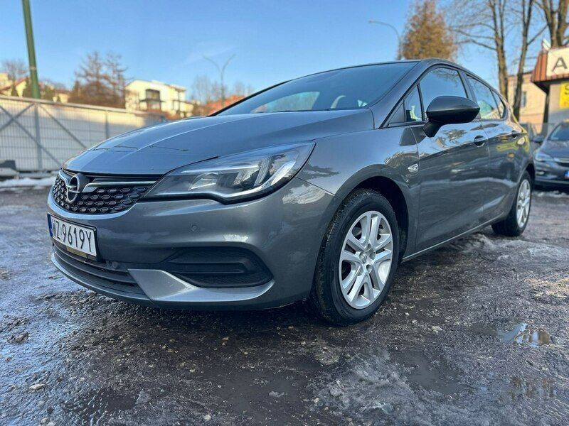 Używany Opel Astra 105 KM (77 kW) 2019 Szary (metalik) Sedan/Limuzyna