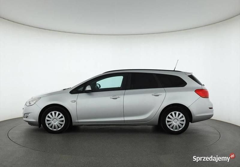 Używany Opel Astra 2012 Srebrny Kombi
