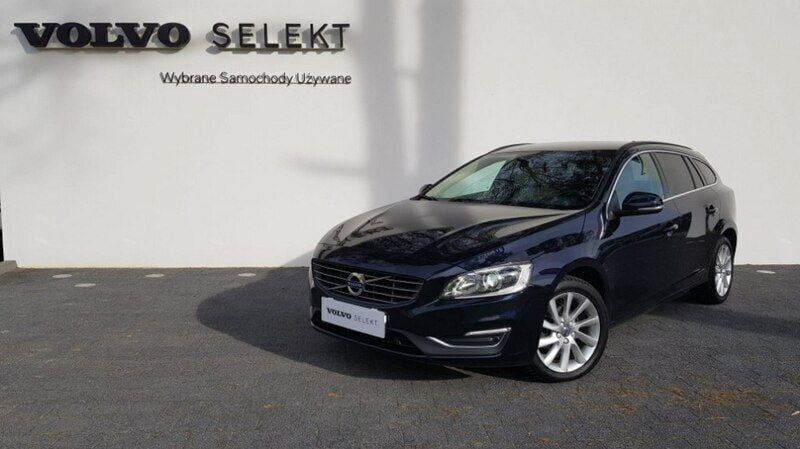 Niebieski ciemny Używany 2017 Volvo V60 Kombi | 98 900 zł (Drogi) - Obraz 1/4