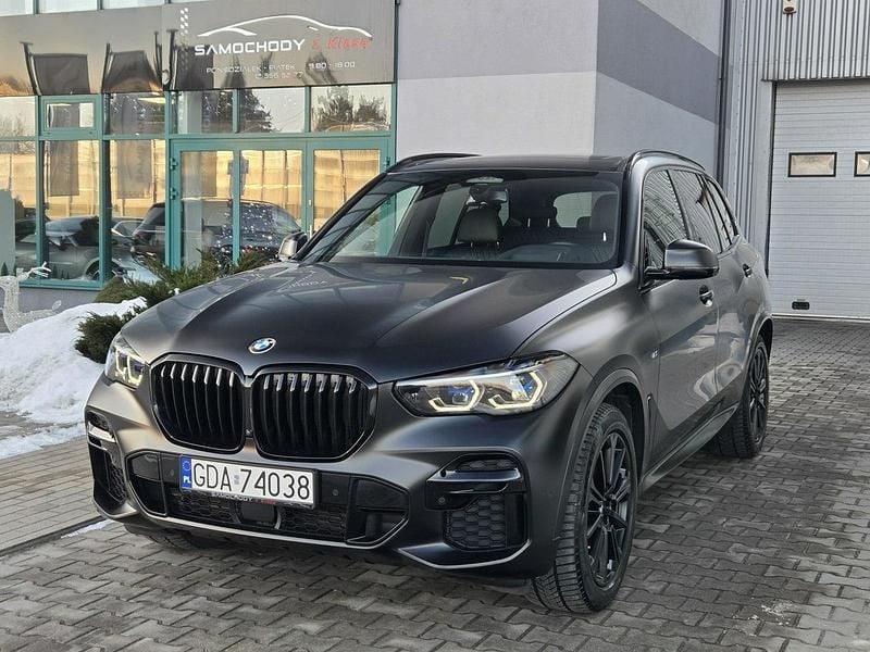 Czarny Używany 2022 BMW X5 Comfort Edition SUV | 349 000 zł - Obraz 1/4
