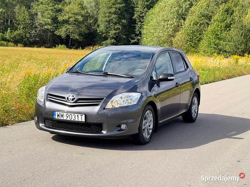 Grafitowy Używany 2010 Toyota Auris Sedan/Limuzyna | 18 500 zł (Dość drogi) - Obraz 1/4