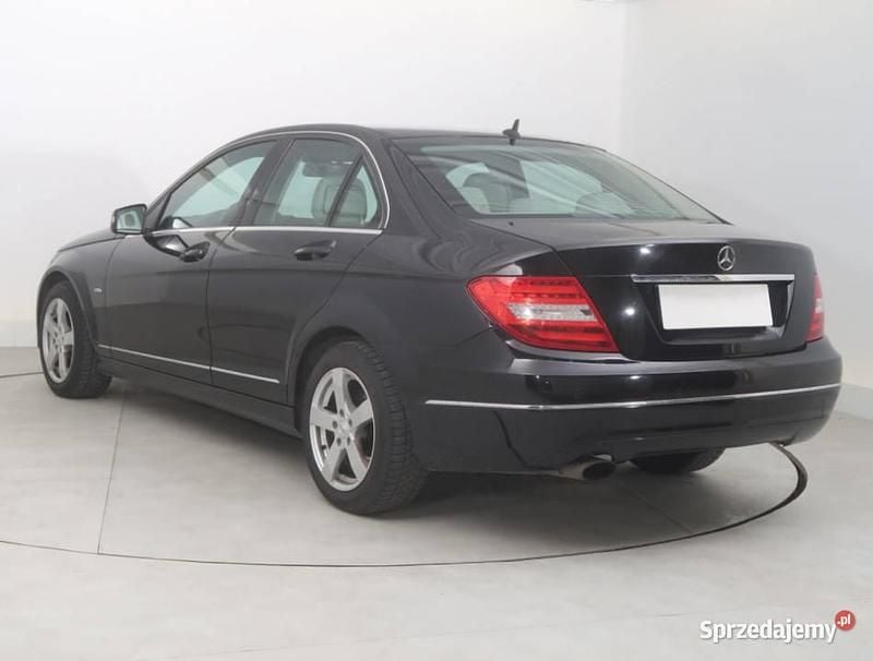 Używany Mercedes C200 2011 Czarny Sedan/Limuzyna
