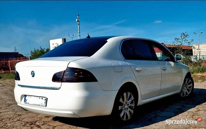 Biały Używany 2011 Skoda Superb Sedan/Limuzyna | 21 400 zł (Super Cena) - Obraz 1/4