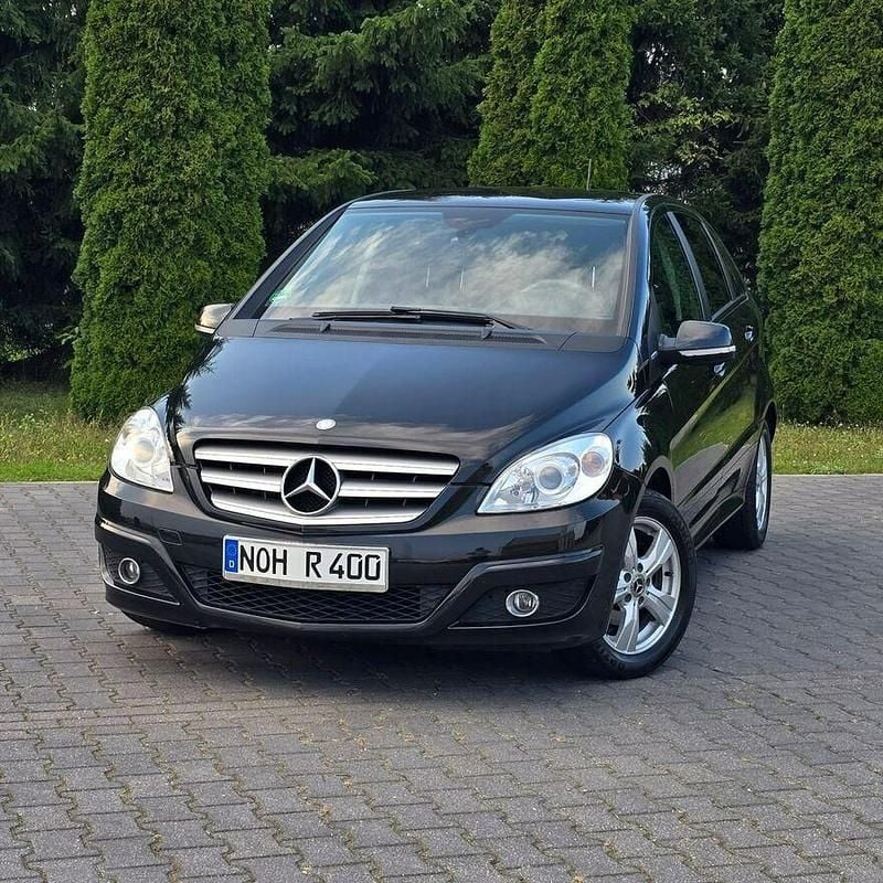 Używany Mercedes A180 Sport Edition 2010 Czarny Minivan