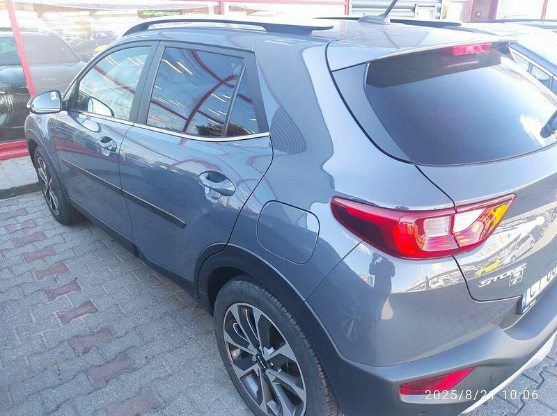 Szary Używany 2021 Kia Stonic SUV | 73 000 zł (Dość drogi) - Obraz 1/4