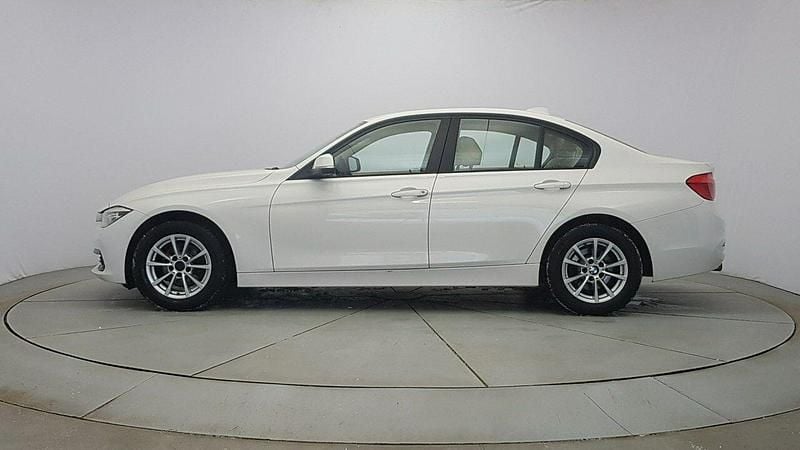 Używany BMW 320 Advantage 184 KM (135 kW) 2018 Biały Sedan/Limuzyna