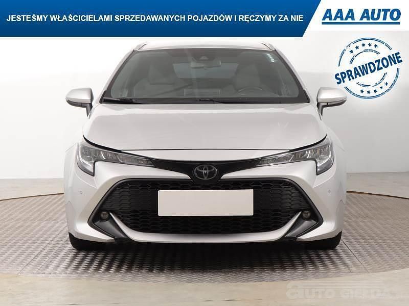Używany Toyota Corolla 116 KM (85 kW) 2019 Srebrny