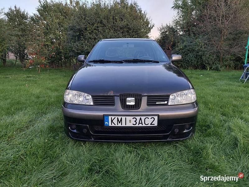 Czarny Używany 2000 Seat Ibiza Hatchback | 3500 zł - Obraz 1/4