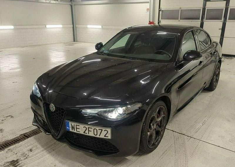 Używany Alfa Romeo Giulia Veloce 280 KM (205 kW) 2020 Czarny (metalik) Sedan/Limuzyna