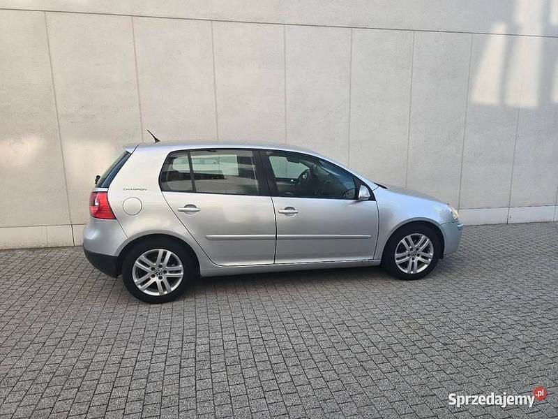 Srebrny Używany 2007 VW Golf V Hatchback | 9900 zł (Dobra cena) - Obraz 1/4