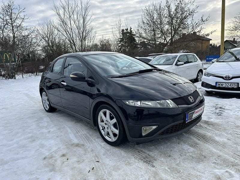 Używany Honda Civic 140 KM (102 kW) 2008 Czarny Hatchback