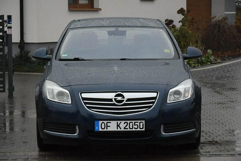 Używany Opel Insignia 180 KM (132 kW) 2010 Niebieski Hatchback