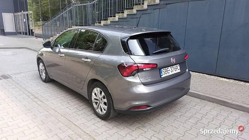 Grafitowy Używany 2019 Fiat Tipo Lounge Hatchback | 57 900 zł (Drogi) - Obraz 1/4