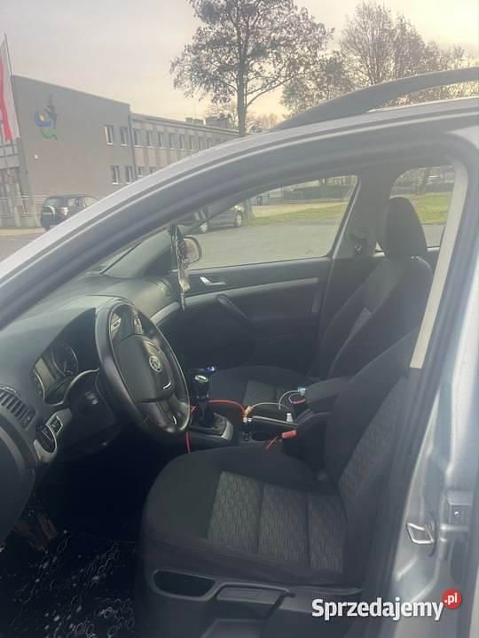 Używany Skoda Octavia 2012 Srebrny Kombi