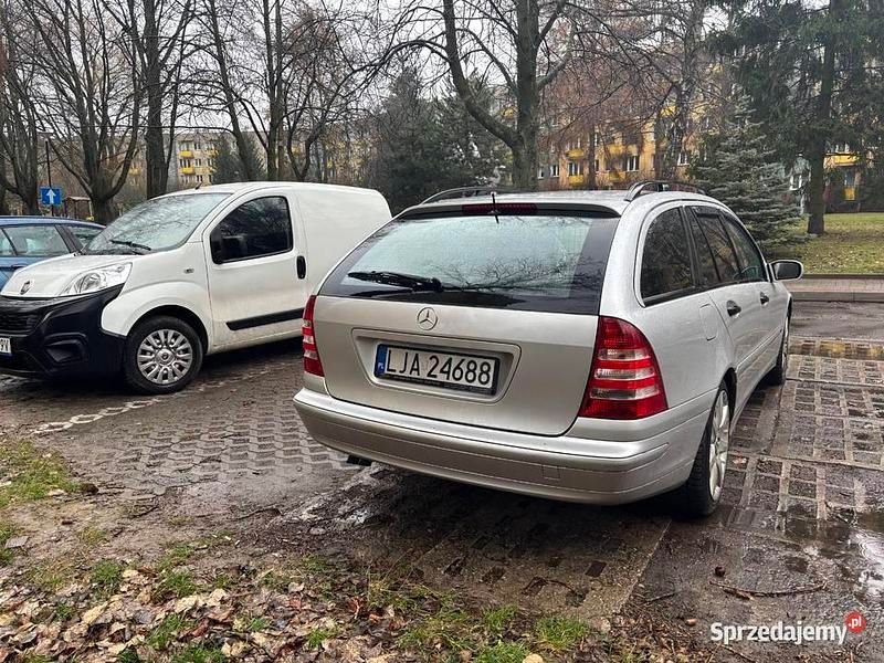 Używany Mercedes C180 2004