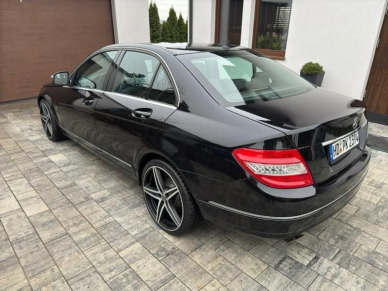 Czarny Używany 2008 Mercedes C180 Sedan/Limuzyna | 31 900 zł (Uczciwa cena) - Obraz 1/4