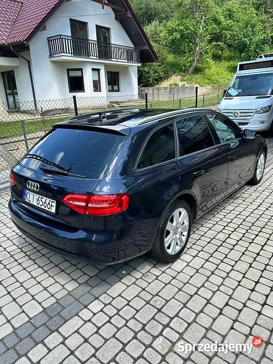 Używany Audi A4 2013 Granatowy Kombi