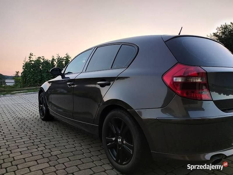 Brązowy Używany 2007 BMW 116 Hatchback | 14 500 zł (Uczciwa cena) - Obraz 1/4