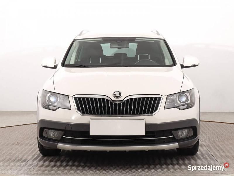 Używany Skoda Superb 2014 Biały Kombi