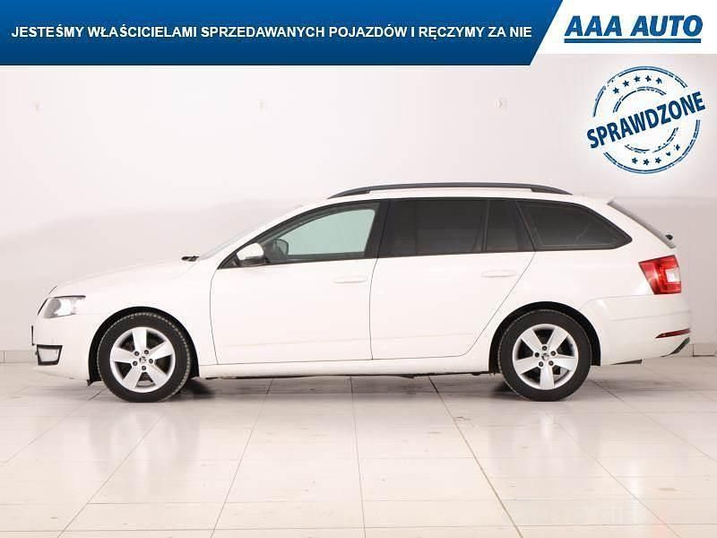Używany Skoda Octavia 2016 Biały Hatchback