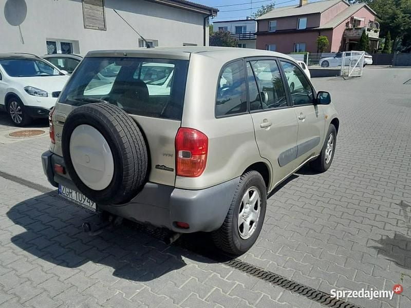Używany Toyota RAV4 150 KM (110 kW) 2003 Złoty SUV