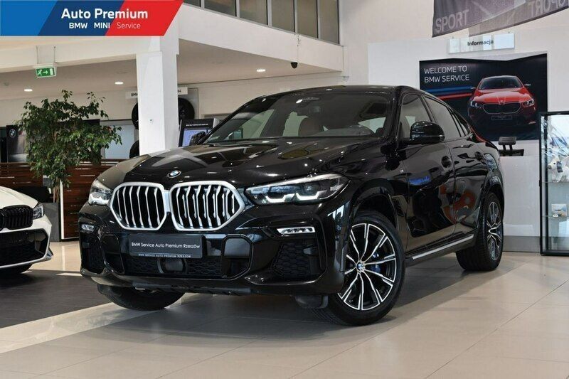 Czarny (metalik) Używany 2020 BMW 125 Hatchback | 269 900 zł - Obraz 1/4