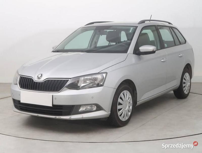 Używany Skoda Fabia 105 KM (77 kW) 2016 Srebrny Kombi