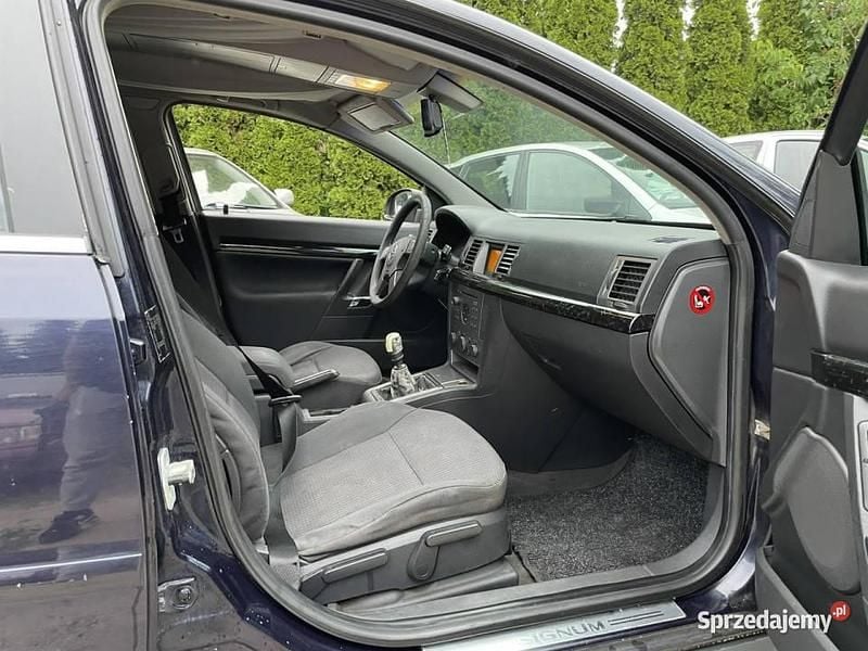 Niebieski ciemny Używany 2003 Opel Signum Hatchback | 1000 zł - Obraz 1/4