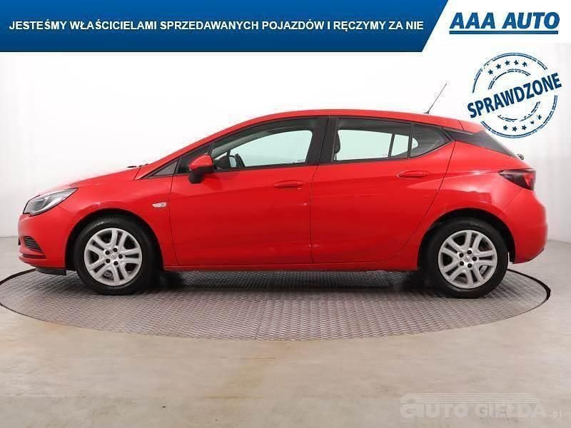 Używany Opel Astra 2018 Czerwony