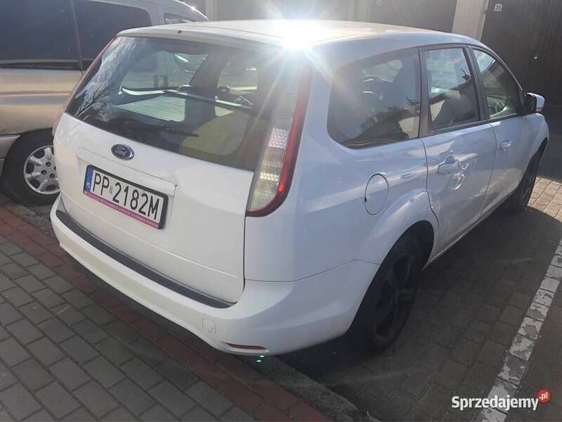 Biały Używany 2008 Ford Focus Kombi | 7500 zł (Dobra cena) - Obraz 1/3