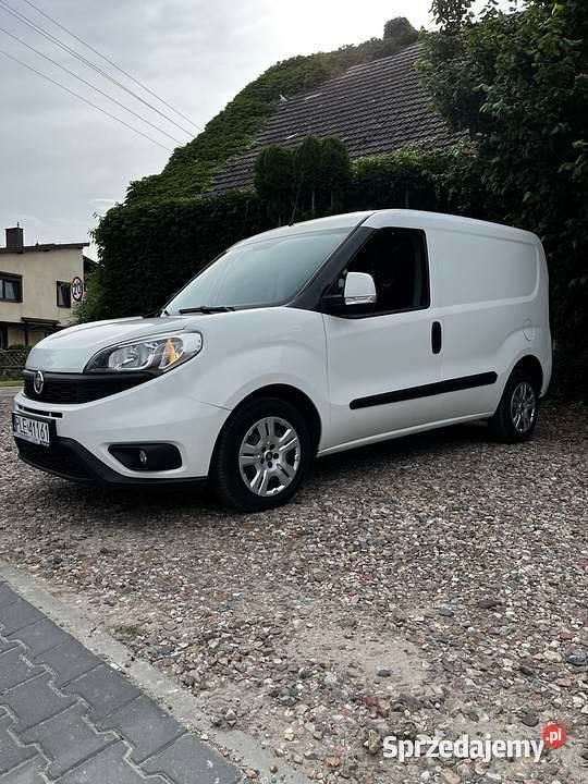 Biały Używany 2016 Fiat Doblò Minivan | 27 800 zł (Uczciwa cena) - Obraz 1/4