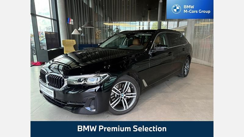 Czarny Używany 2022 BMW 530 Kombi | 167 900 zł (Drogi) - Obraz 1/3