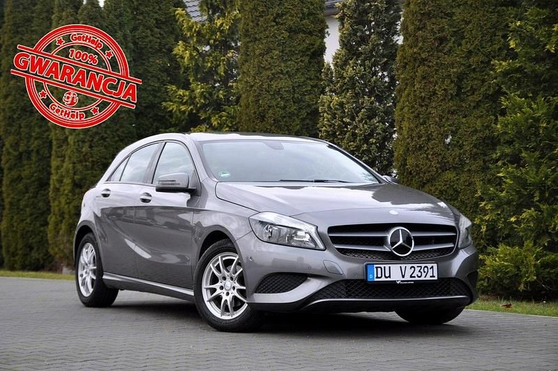 Używany Mercedes A180 122 KM (89 kW) 2013 Szary Hatchback