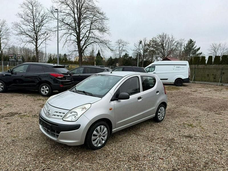 Używany Nissan Pixo 68 KM (50 kW) 2009 Srebrny Hatchback