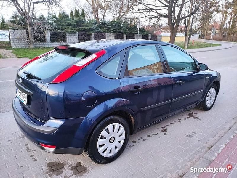 Używany Ford Focus 2005 Granatowy Hatchback