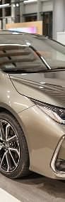 Używany Toyota Corolla Executive 122 KM (89 kW) 2022 Brązowy Sedan/Limuzyna