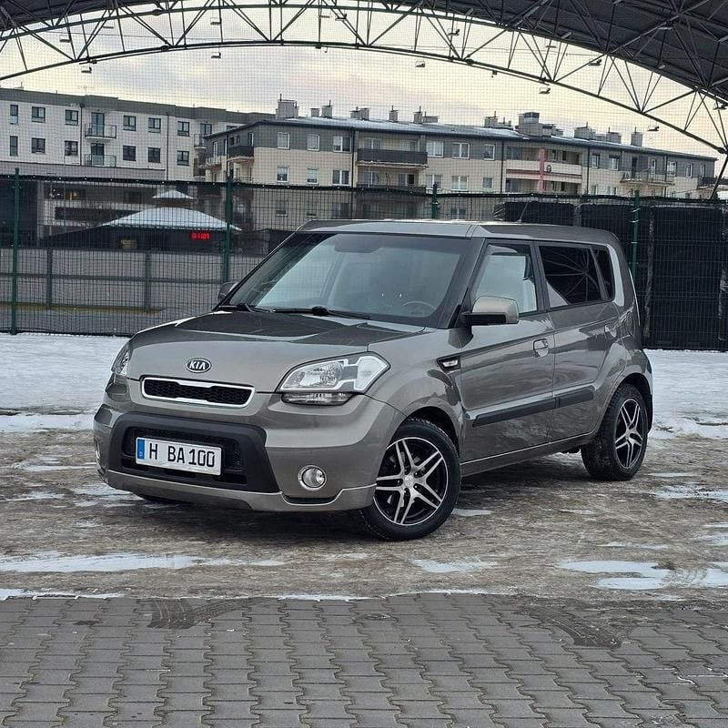 Używany Kia Soul Attract 128 KM (94 kW) 2009 Szary SUV