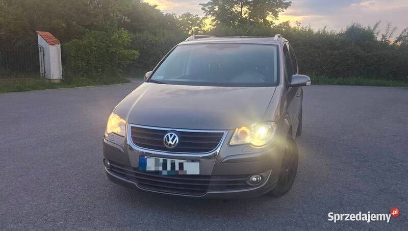 Grafitowy Używany 2008 VW Touran Highline Minivan | 13 800 zł (Dobra cena) - Obraz 1/4