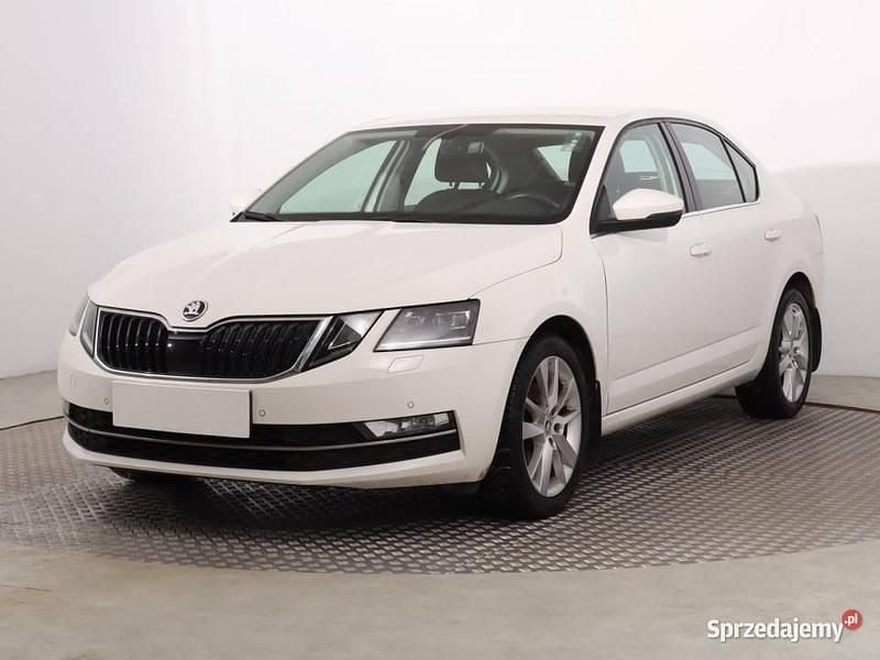 Używany Skoda Octavia 150 KM (110 kW) 2017 Biały Hatchback