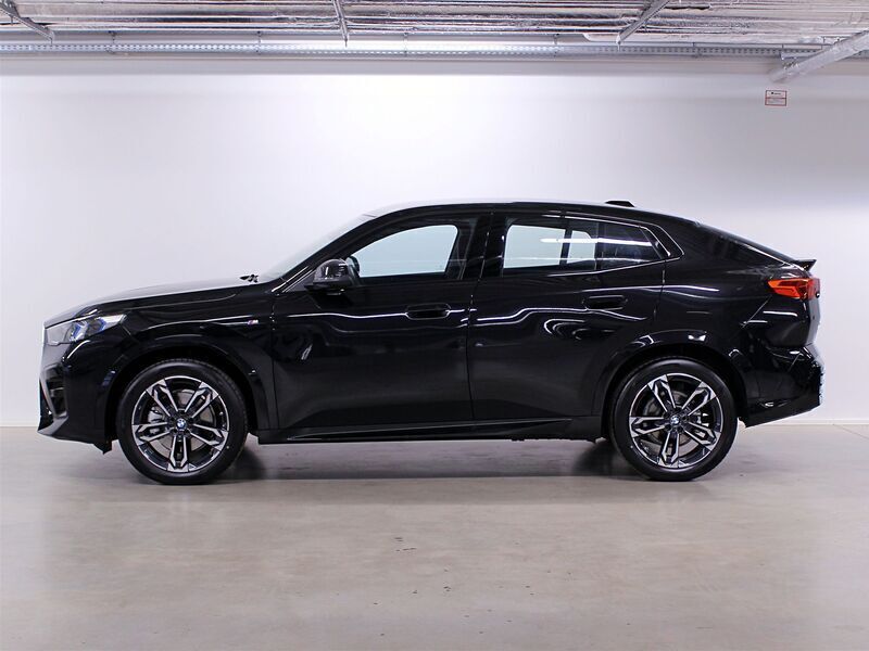 Używany BMW X2 Comfort Edition 156 KM (114 kW) 2024 Czarny szafir metalizowany SUV